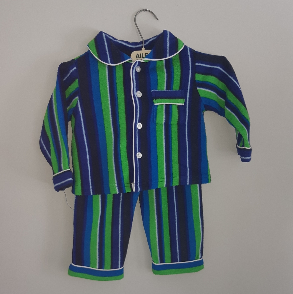 Little Tikes Boys 2 pieces pajamas size 18-24 mont